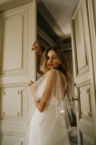 Suknia ślubna z upięciem koronki APOLONIA marlu.live